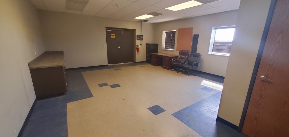 Functional +/-18,000+ SQ FT Shop on 3.11 Acres in Glendive, MT: 123 W Oregon Ln, Glendive, MT 59330